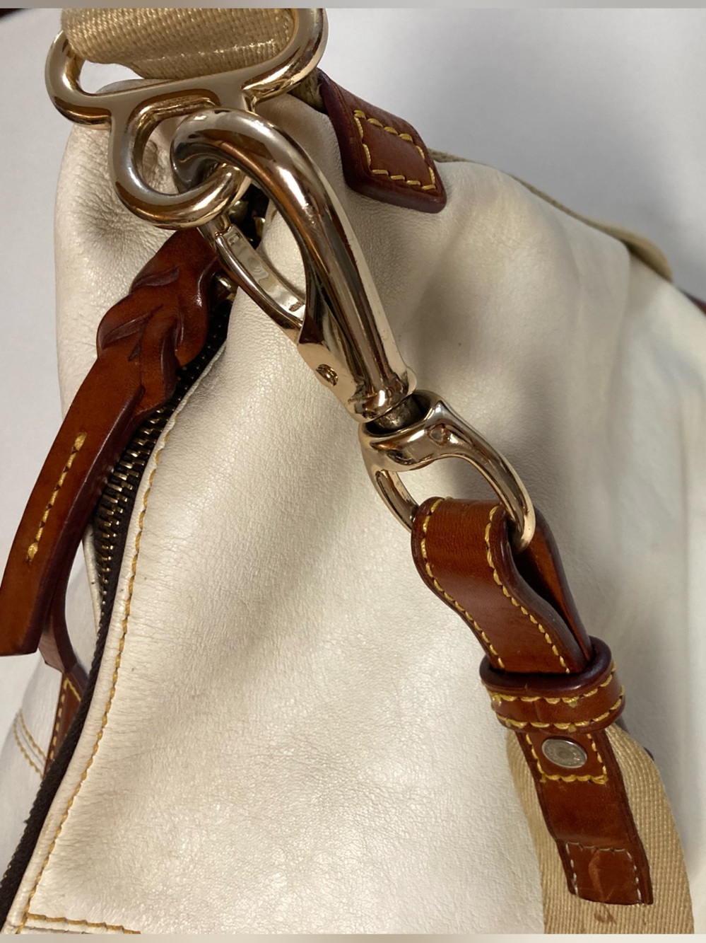 Vintage Dooney & Bourke Juliette White Leather Purse - Picture 4 of 15